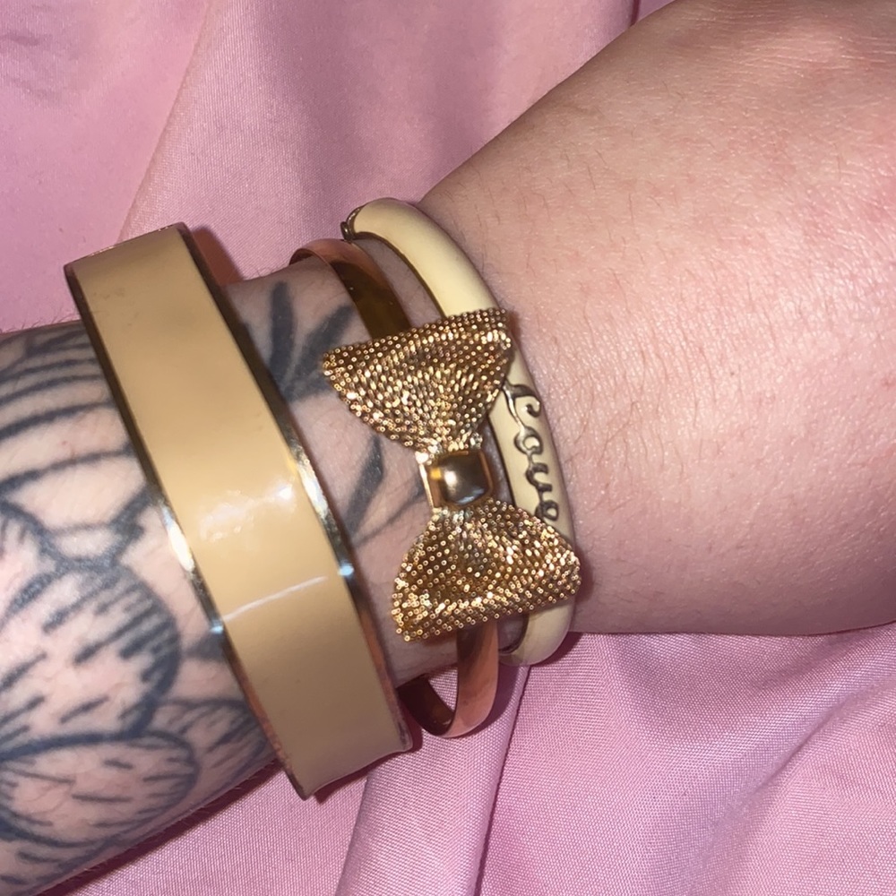 Set of bangle bracelets - Picture 2 of 9